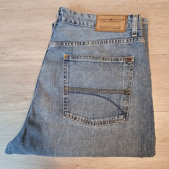 VTG Tommy Hilfiger Jeans 36x32 Freedom Fit Relaxed Straight Medium Light Y2K